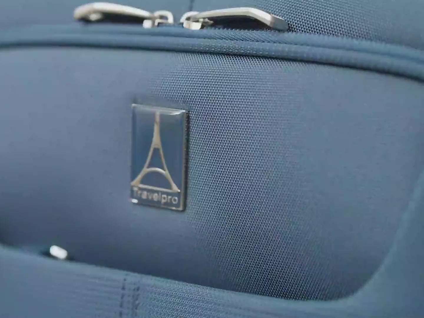 Travelpro Maxlite 5 Mediana Maleta de Viaje para Check-in Blanda