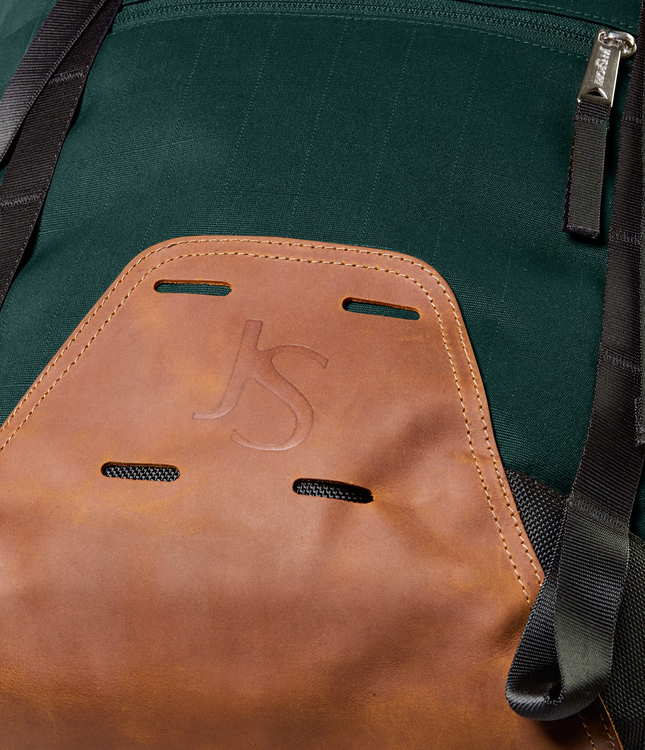 CRUISER RUCKSACK BLACK